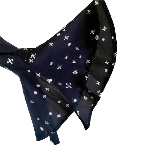 Kimchi Blue Black White Floral Flutter Sleeve Top Small - Picture 6 of 11